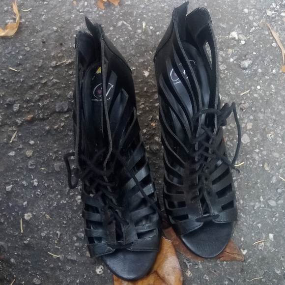 Open toe heels - Picture 3 of 4